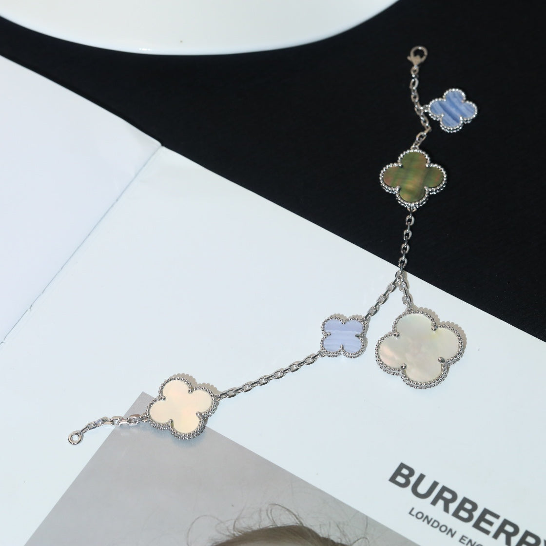 [Sophire Jewelry ]CLOVER BRACELET 5 MOTIFS MOP CHALCEDONY SILVER