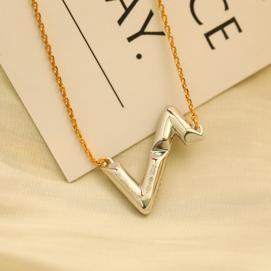 [Sophire Jewelry ]VOLT SILVER DIAMOND PEDANT NECKLACE