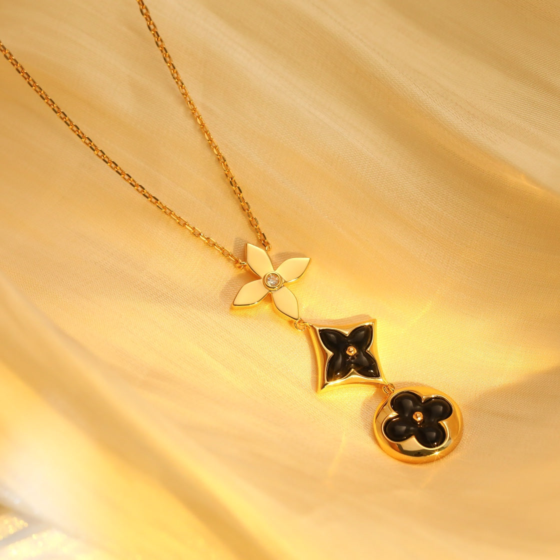 [Sophire Jewelry ]STAR AND SUN ONYX PINK GOLD NECKLACE