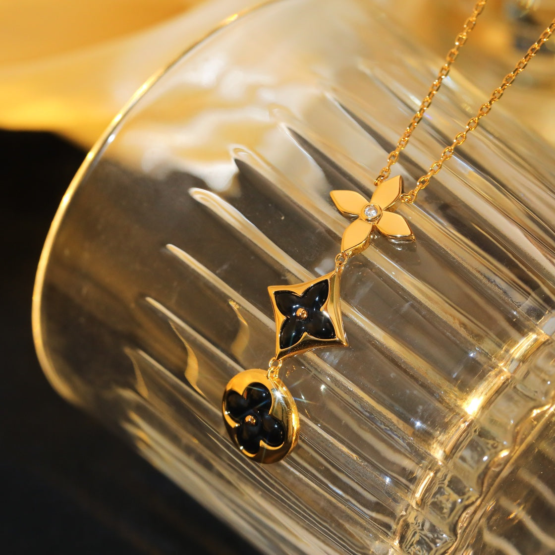 [Sophire Jewelry ]STAR AND SUN ONYX PINK GOLD NECKLACE