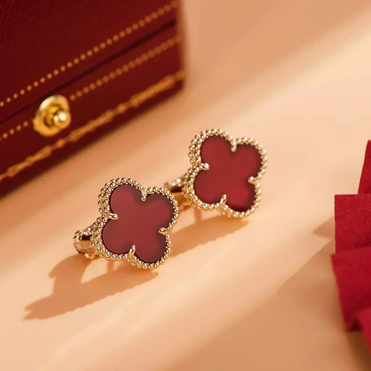 [Sophire Jewelry ]CLOVER MEDIUM 1 MOTIFS CARNELIAN  EARRINGS