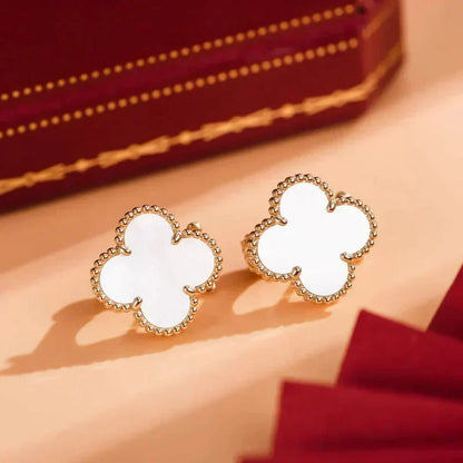 [Sophire Jewelry ]CLOVER MEDIUM 1 MOTIFS  WHITE MOP STUD EARRINGS