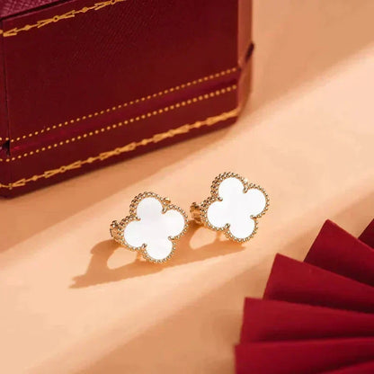 [Sophire Jewelry ]CLOVER MEDIUM 1 MOTIFS  WHITE MOP STUD EARRINGS