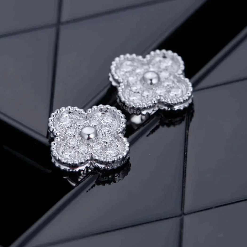 [Sophire Jewelry ]CLOVER 1 MOTIFS DIAMOND STUD EARRINGS SILVER