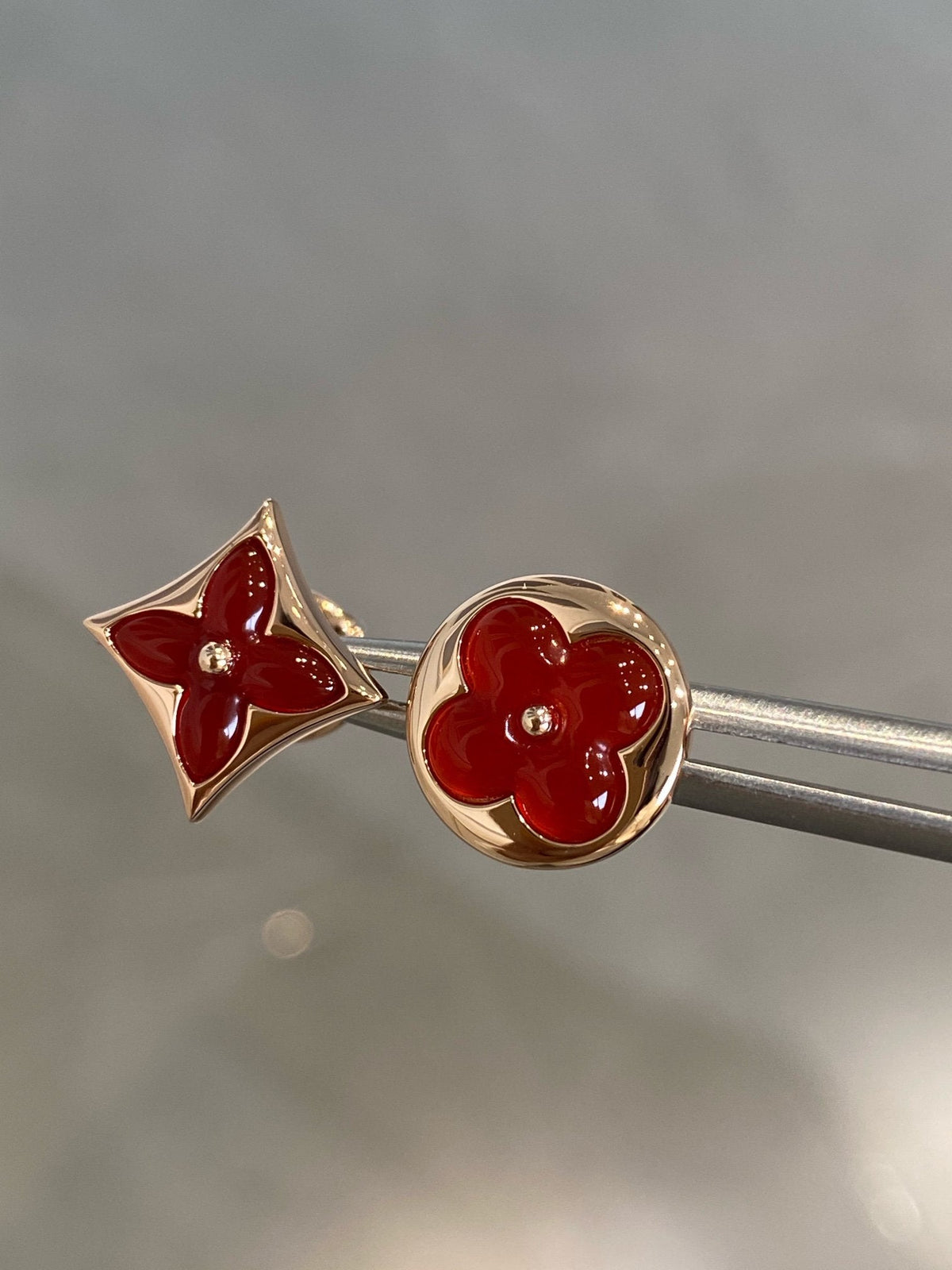 [Sophire Jewelry ]STAR AND SUN PINK GOLD CARNELIAN STUD EARRINGS