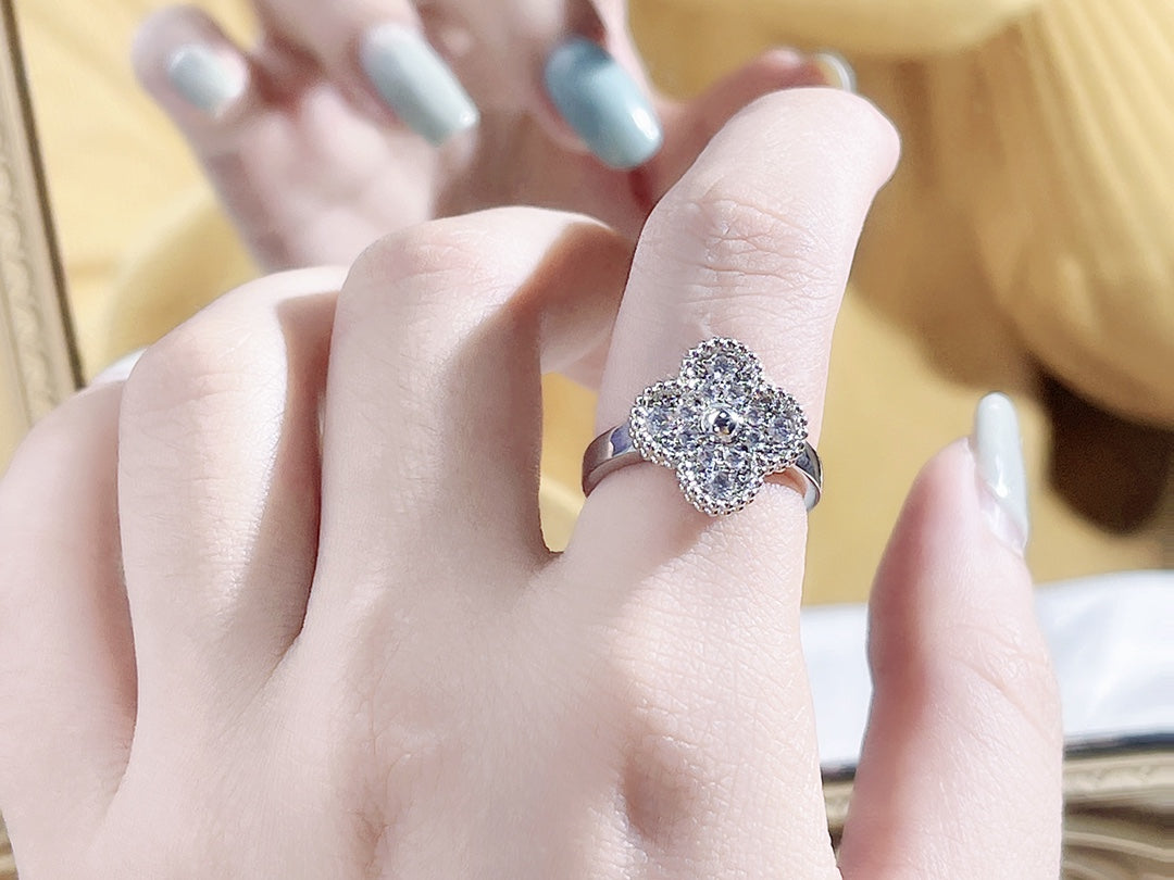 [Sophire Jewelry ]CLOVER DIAMOND RING