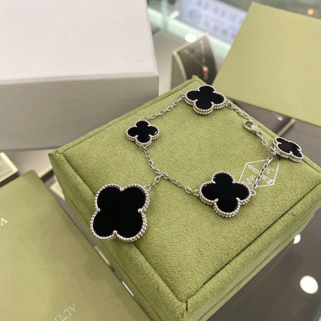 [Sophire Jewelry ]CLOVER 5 MOTIFS SIVLER ONYX BRACELET