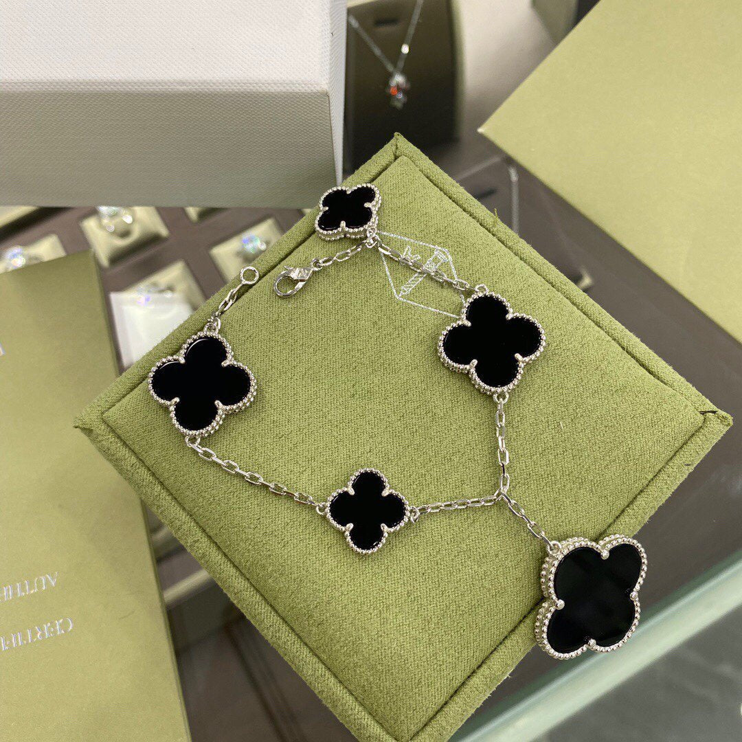 [Sophire Jewelry ]CLOVER 5 MOTIFS SIVLER ONYX BRACELET