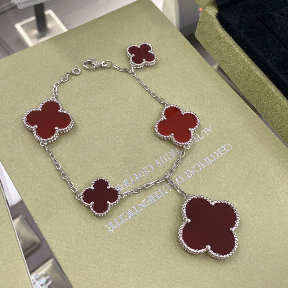 [Sophire Jewelry ]CLOVER 5 MOTIFS SIVLER CARNELIAN BRACELET
