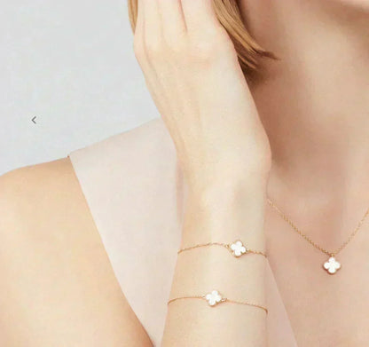 [Sophire Jewelry ]CLOVER MINI 9.5MM WHITE MOTHER-OF-PEARL NECKLACE
