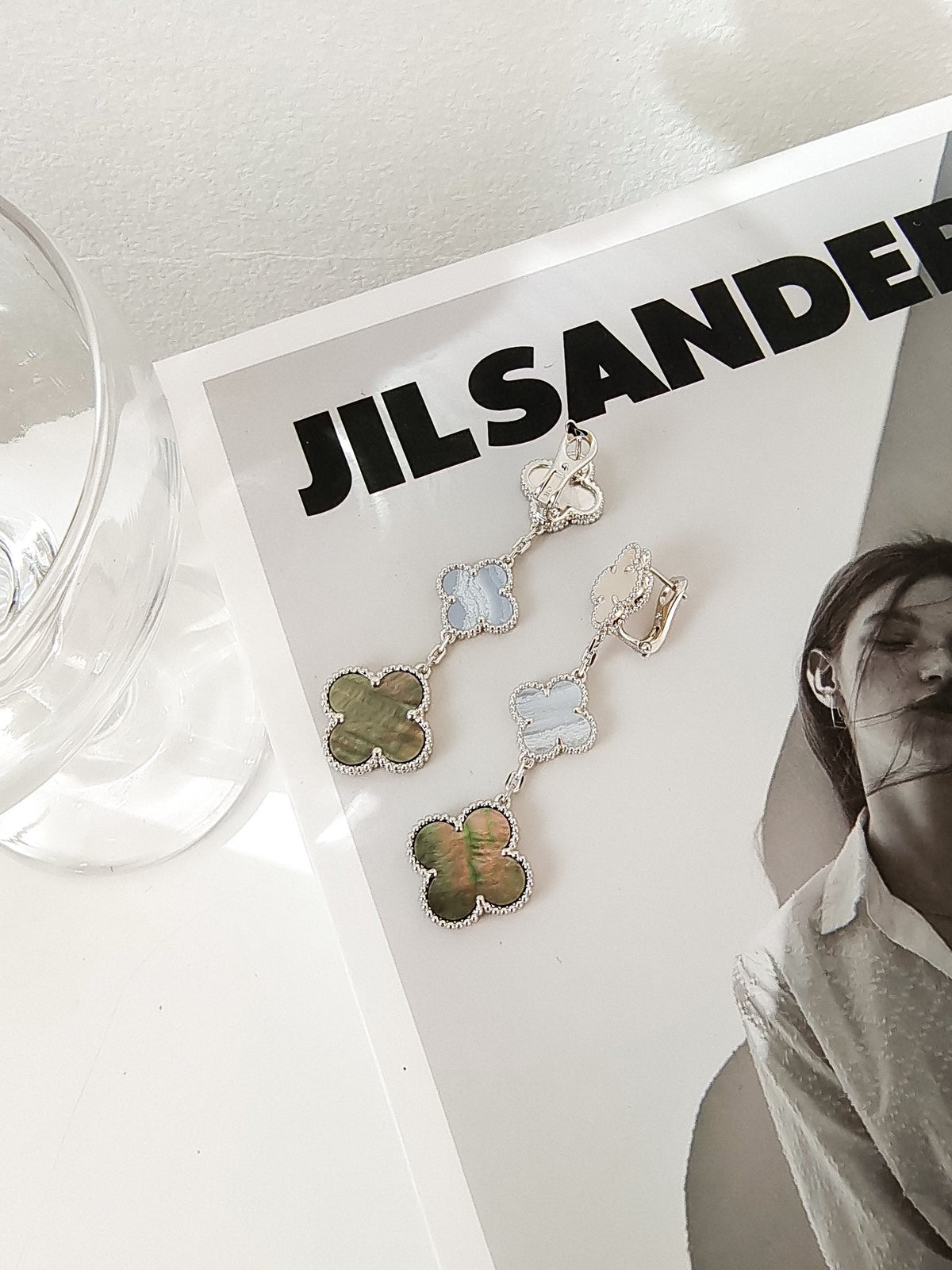 [Sophire Jewelry ]CLOVER 3 MOTIFS CHALCEDONY DARK MOP SILVER EARRINGS