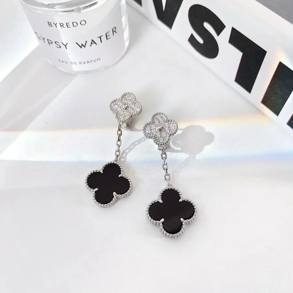 [Sophire Jewelry ]CLOVER 2 MOTIFS  DIAMOND ONYX EARRINGS SILVER