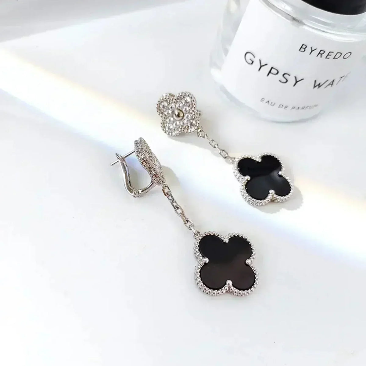 [Sophire Jewelry ]CLOVER 2 MOTIFS  DIAMOND ONYX EARRINGS SILVER