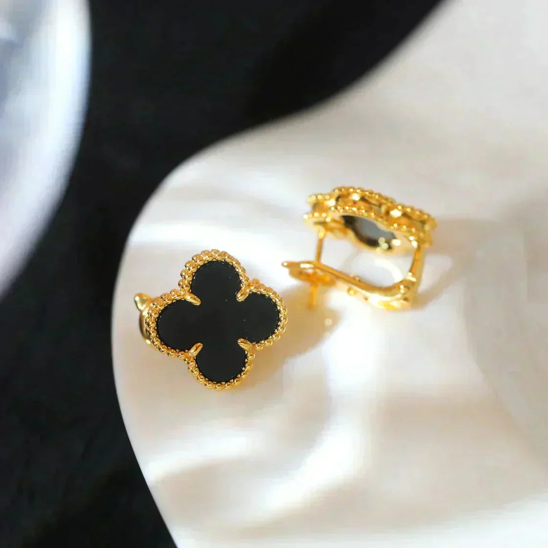 [Sophire Jewelry ]CLOVER MEDIUM 1 MOTIFS  ONYX STUD EARRINGS