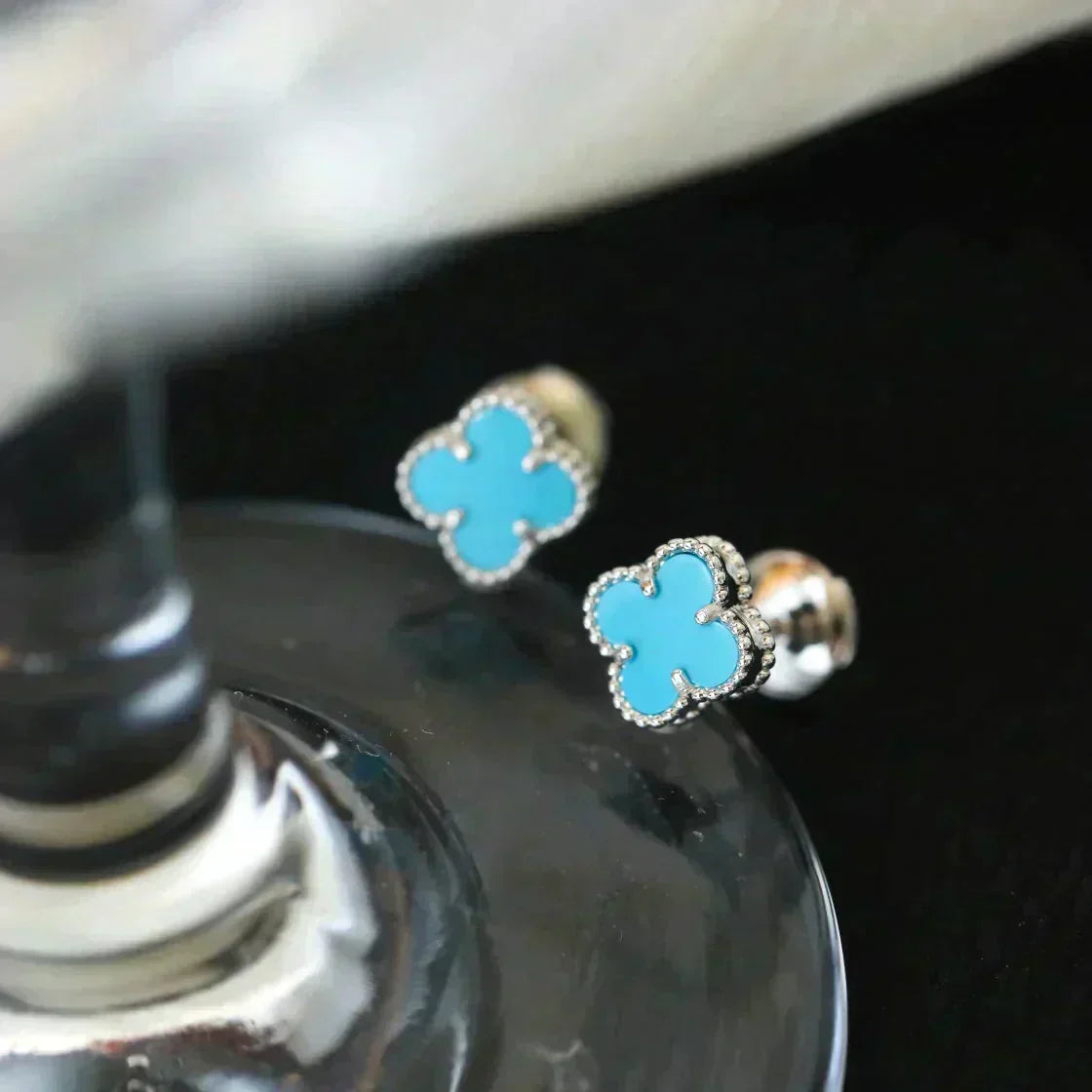 [Sophire Jewelry ]CLOVER MINI 9.5MM ONYX STUD EARRINGS SILVER