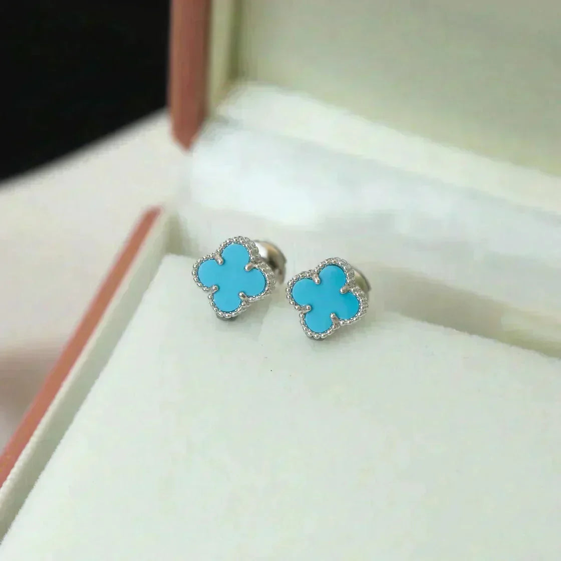 [Sophire Jewelry ]CLOVER MINI 9.5MM ONYX STUD EARRINGS SILVER