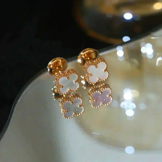 [Sophire Jewelry ]CLOVER MINI 9.5MM WHITE MOP EARRINGS