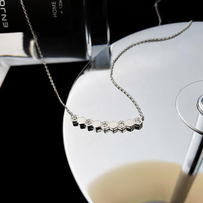 [Sophire Jewelry ]BEE MY LOVE DIAMOND NECKLACE