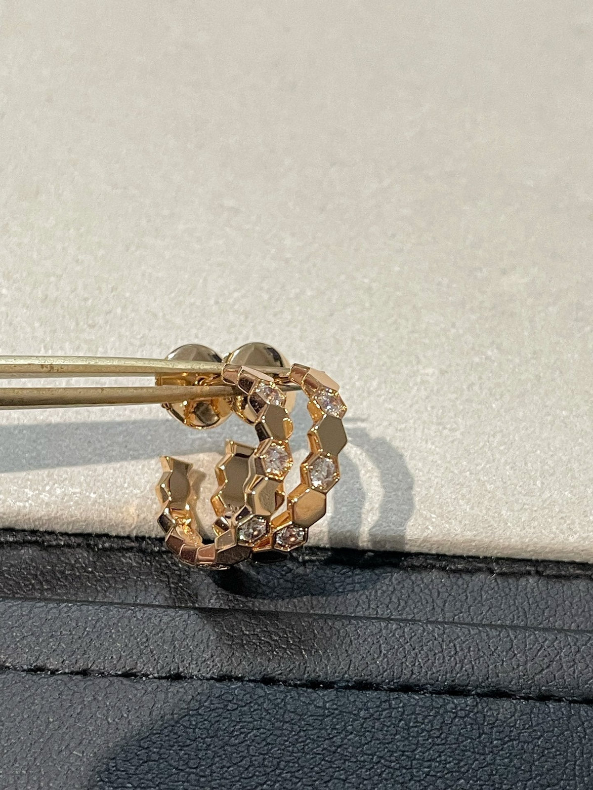 [Sophire Jewelry ]Hollow Design Four-Leaf Clover Flower Shape Earrings