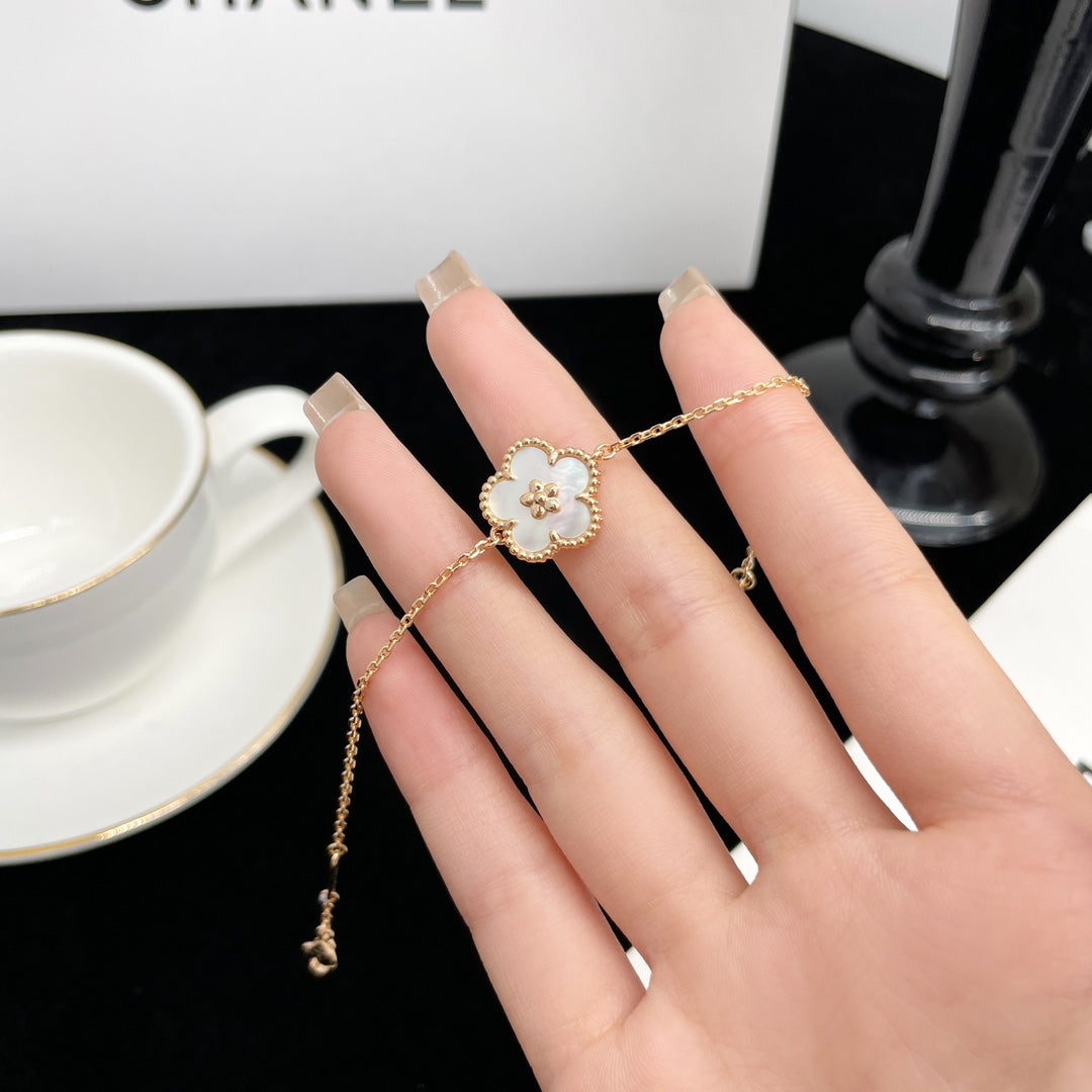 [Sophire Jewelry ]LUCKY SPRING ROSE GOLD MOP BRACELET
