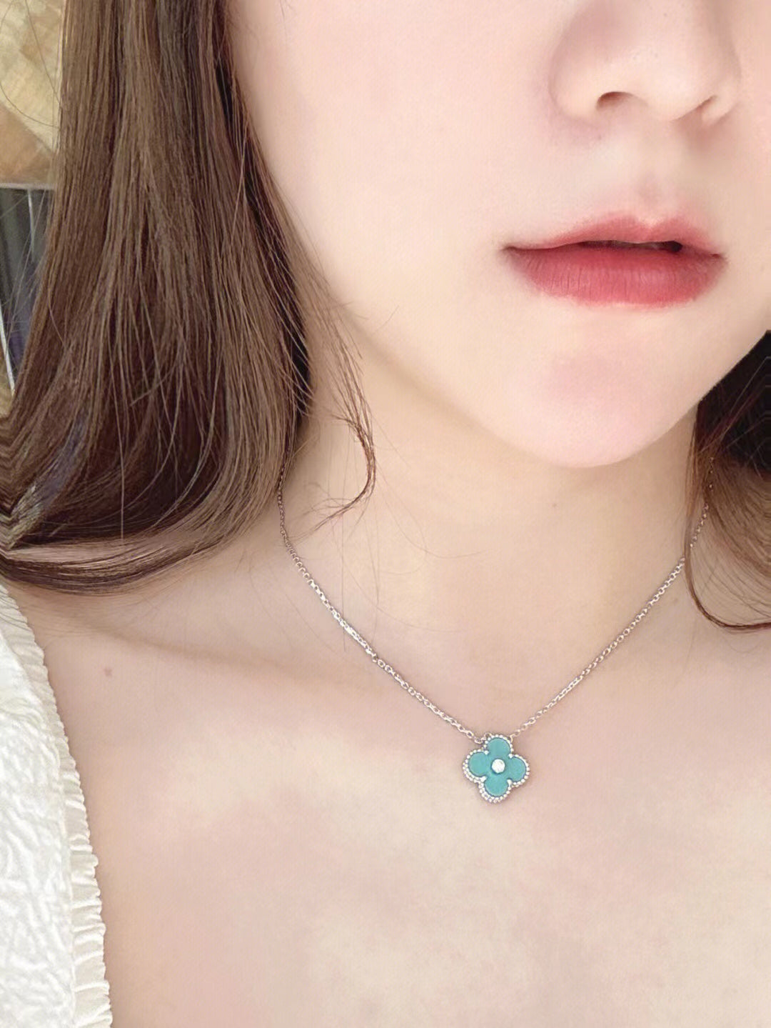 [Sophire Jewelry ]CLOVER 1 DIAMOND LIGHT BLUE SILVER NECKLACE