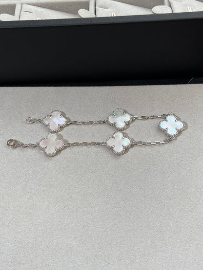 [Sophire Jewelry ]CLOVER WHITE PEARL MOP 5 MOTIF BRACELET COLLECTION