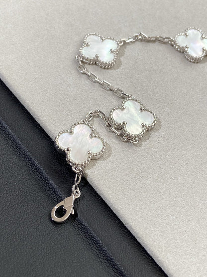 [Sophire Jewelry ]CLOVER WHITE PEARL MOP 5 MOTIF BRACELET COLLECTION