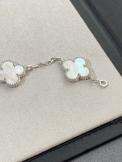 [Sophire Jewelry ]CLOVER WHITE PEARL MOP 5 MOTIF BRACELET COLLECTION