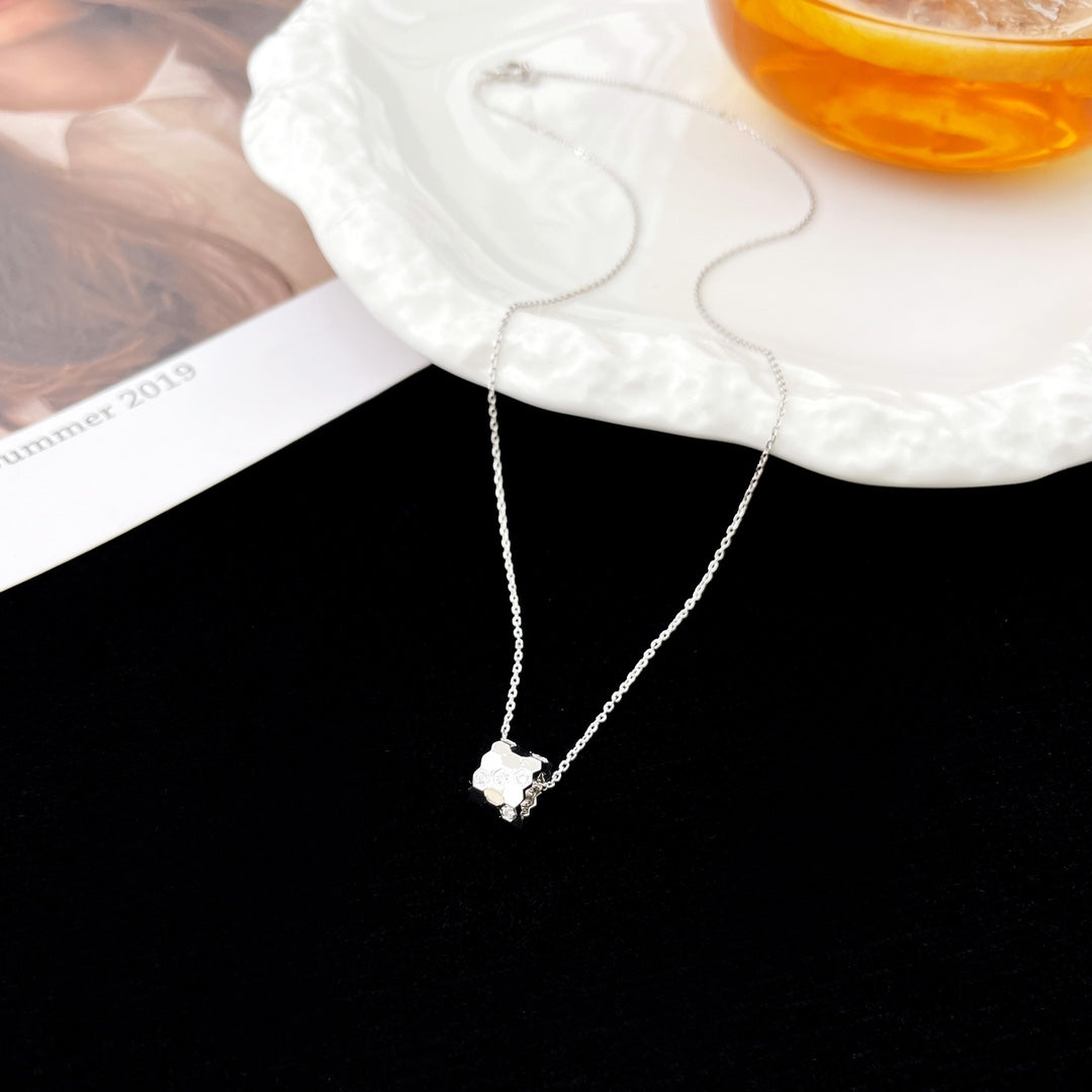 [Sophire Jewelry ]BEE MINI PEDANT DIAMOND NECKLACE