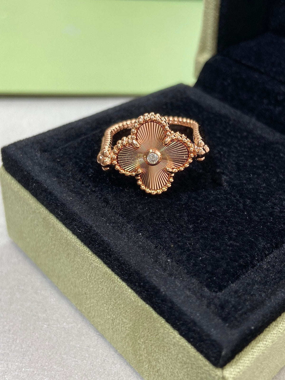 [Sophire Jewelry ]CLOVER RIVERSIBLE PINK GOLD RING