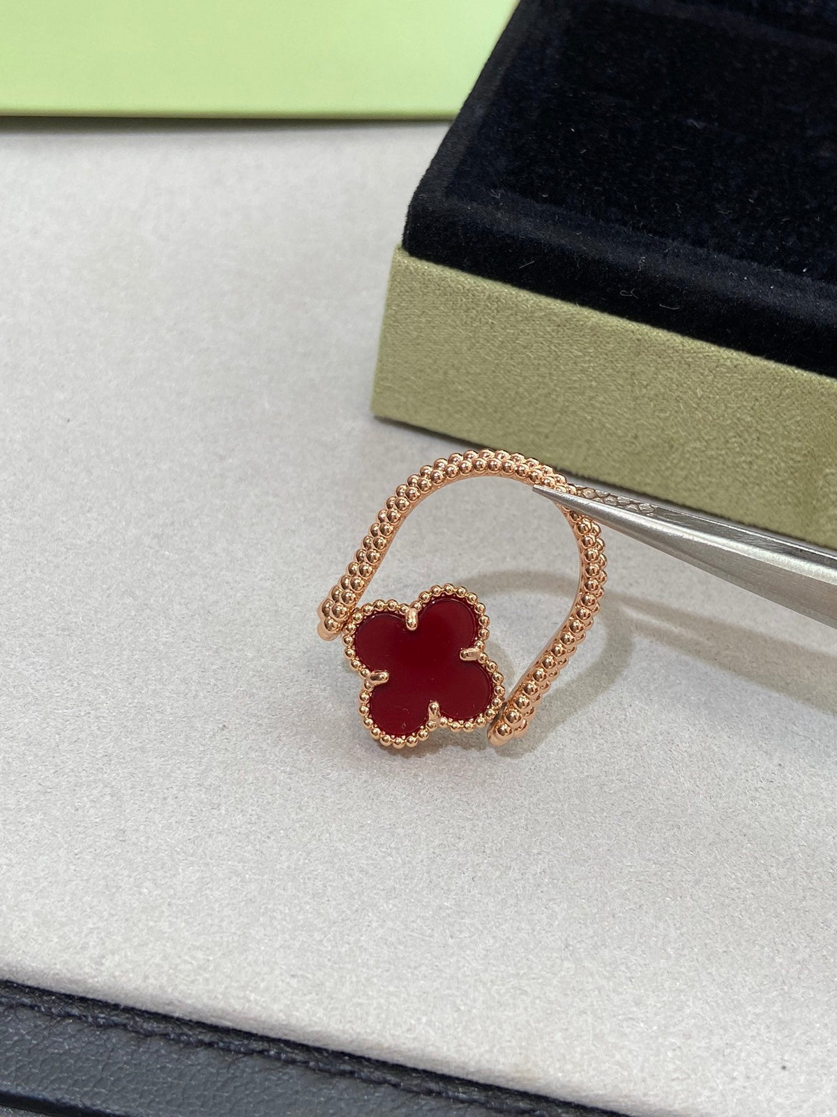 [Sophire Jewelry ]CLOVER RIVERSIBLE ROSE GOLD RING