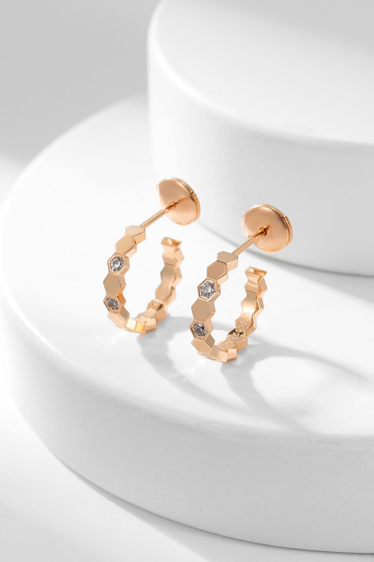 [Sophire Jewelry ]BEE LOVE DIAMOND HOOP EARRINGS