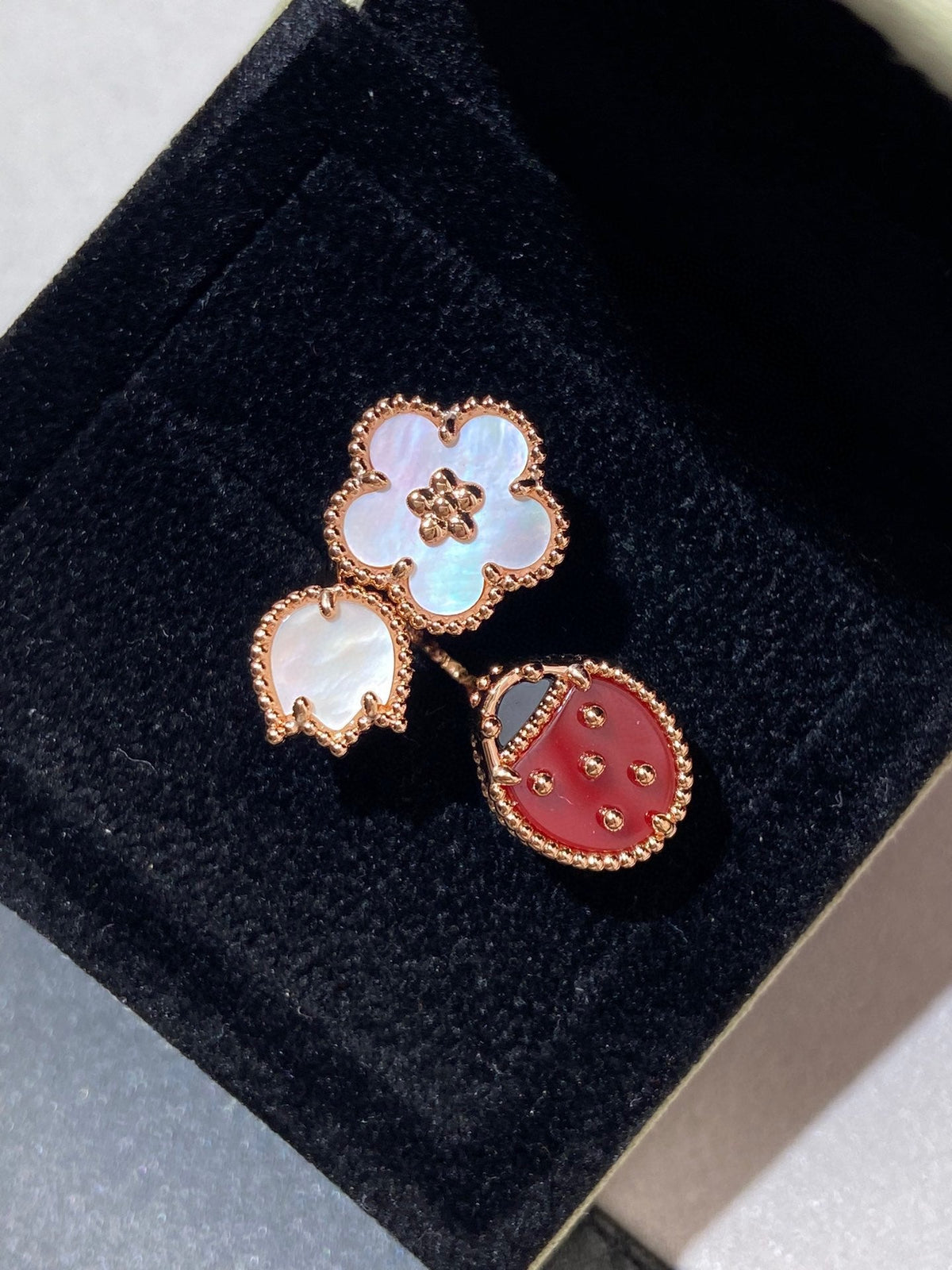 [Sophire Jewelry ]LUCKY 3 MOTIF ROSE GOLD RING
