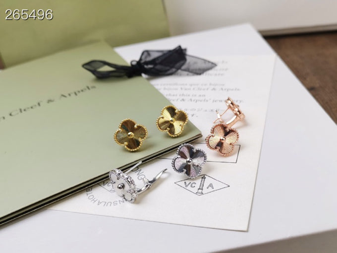 [Sophire Jewelry ]CLOVER MEDIUM STUD EARRINGS