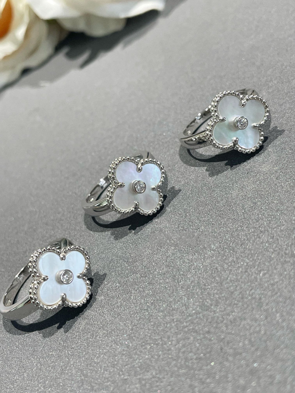 [Sophire Jewelry ]CLOVER SILVER MOP DIAMOND RING
