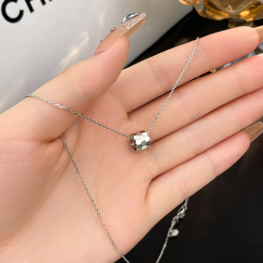 [Sophire Jewelry ]BEE MINI NECKLACE