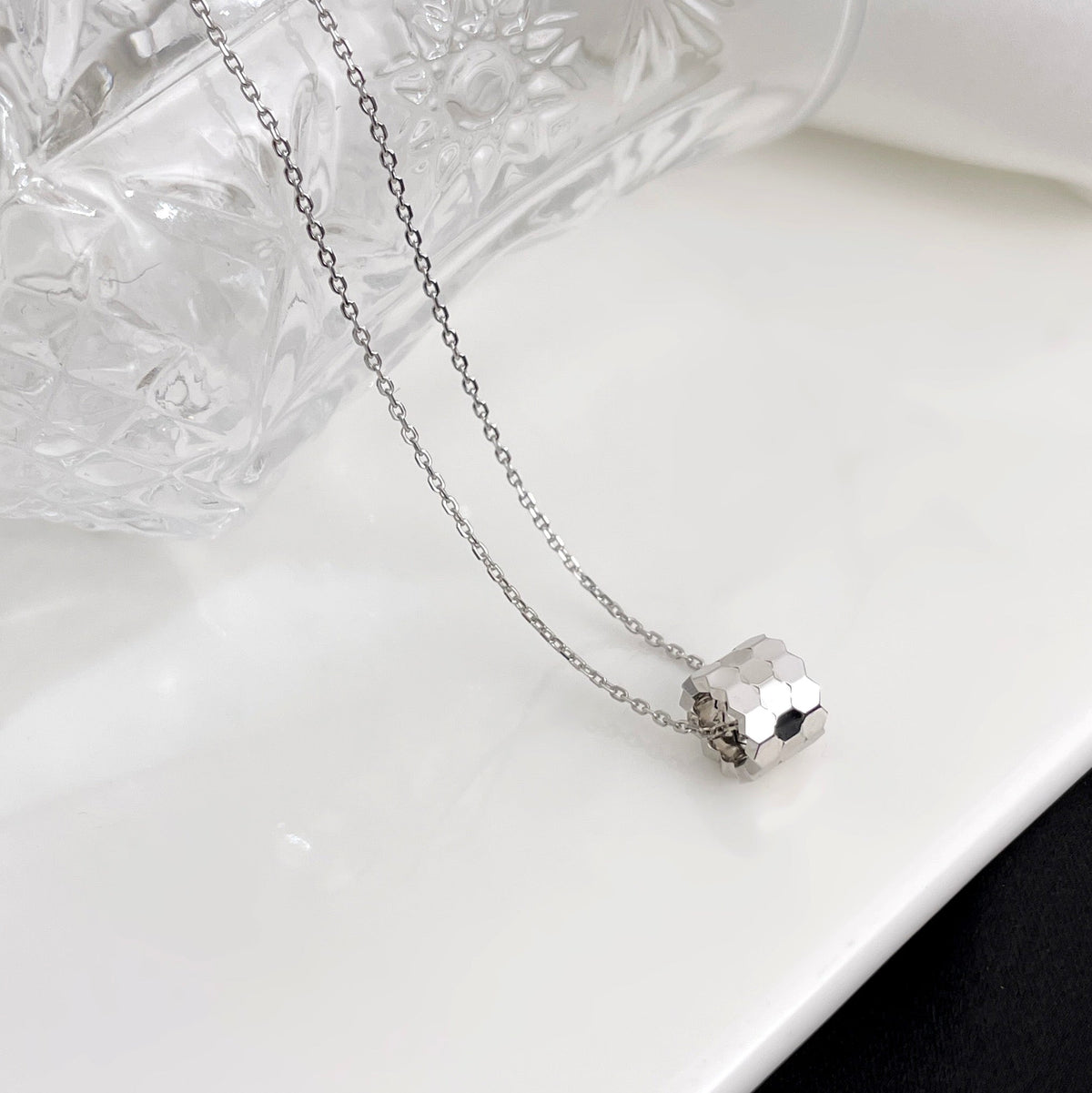 [Sophire Jewelry ]BEE MINI NECKLACE