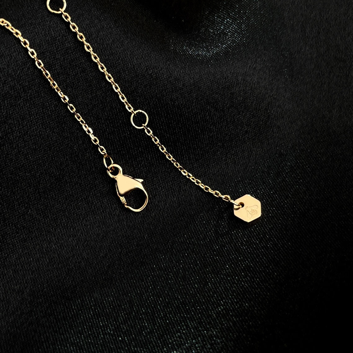 [Sophire Jewelry ]BEE MINI NECKLACE