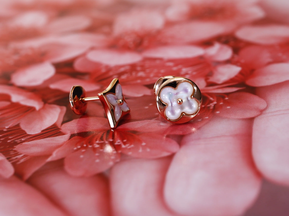 [Sophire Jewelry ]STAR AND SUN PINK GOLD MOP STUD EARRINGS