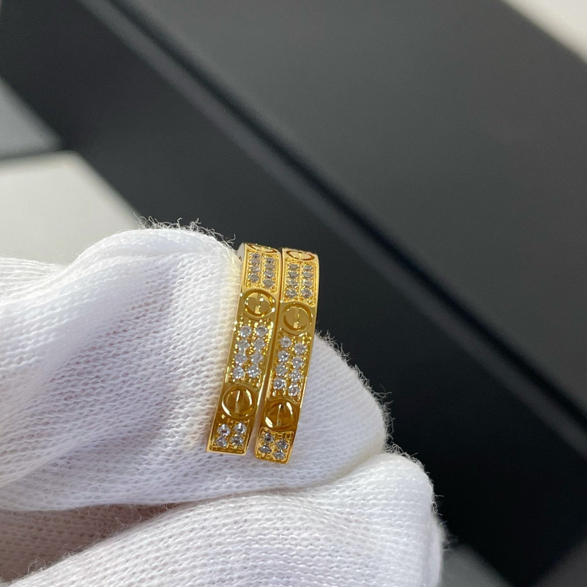 [Sophire Jewelry ]LOVE DIAMOND GOLD HOOP EARRINGS
