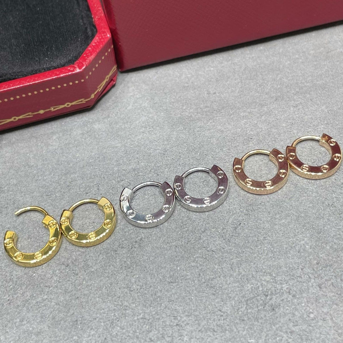 [Sophire Jewelry ]LOVE MINI EARRINGS