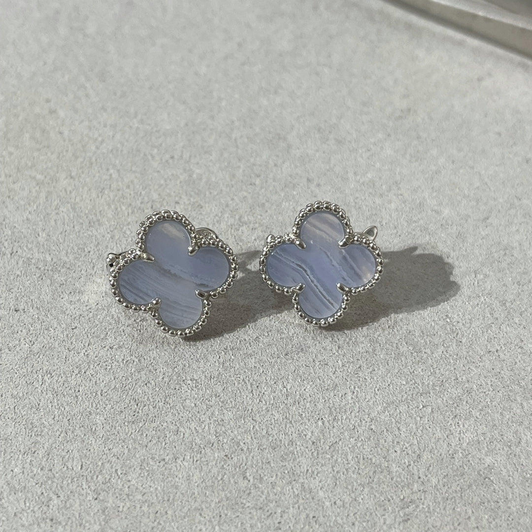 [Sophire Jewelry ]CLOVER CHALCEDONY SILVER STUD EARRINGS