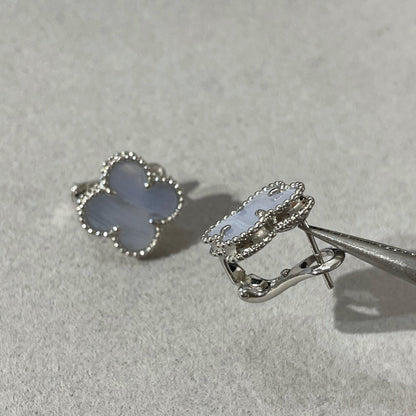 [Sophire Jewelry ]CLOVER CHALCEDONY SILVER STUD EARRINGS