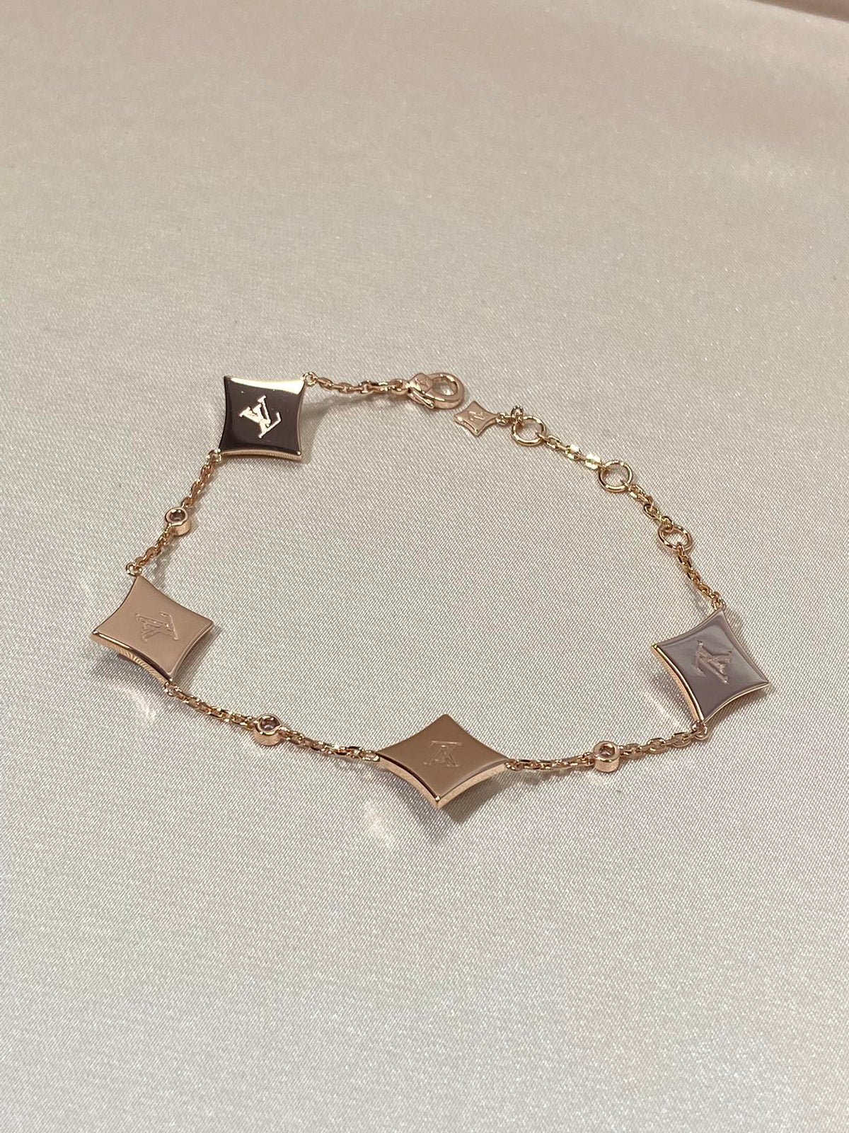 [Sophire Jewelry ]STAR 4 MOTIF MOP DIAMOND PINK GOLD BRACELET