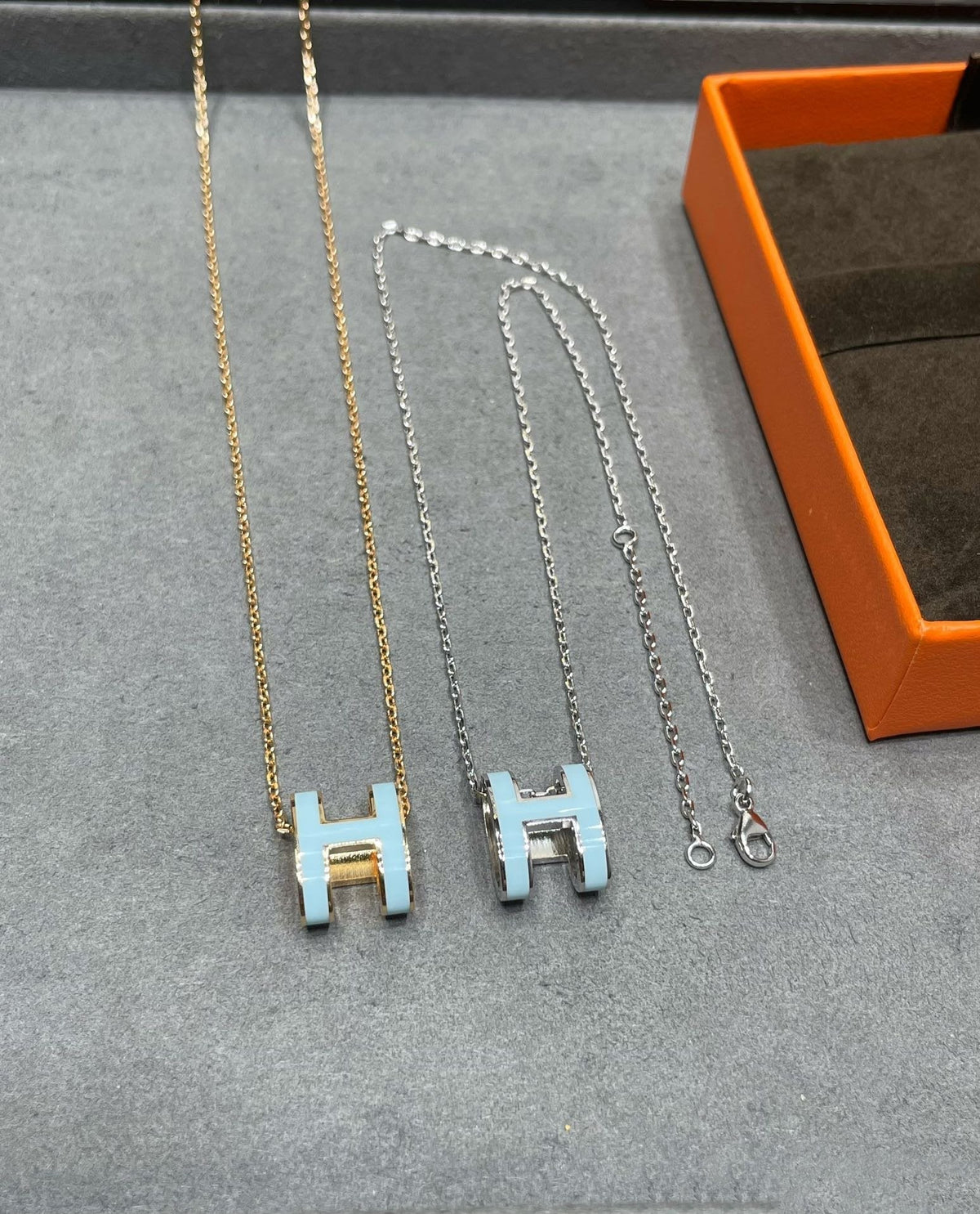 [Sophire Jewelry ]POP H SKY BLUE NECKLACE