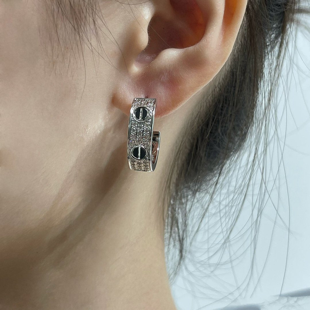 [Sophire Jewelry ]LOVE CERAMIC DIAMOND PAVED SILVER EARRINGS