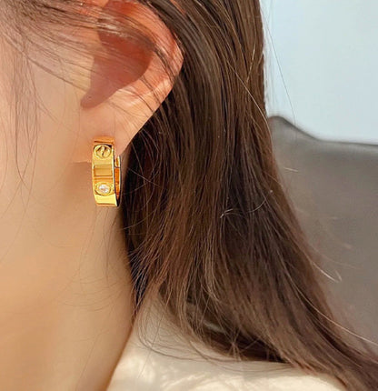 [Sophire Jewelry ]LOVE 5.5MM 1 DIAMOND EARRINGS