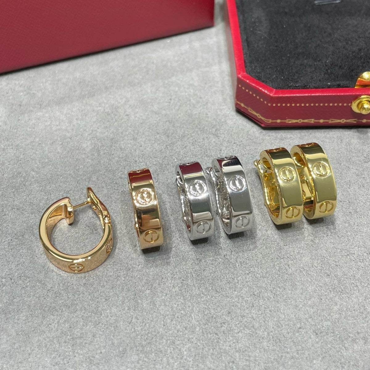 [Sophire Jewelry ]LOVE 5.5MM EARRINGS