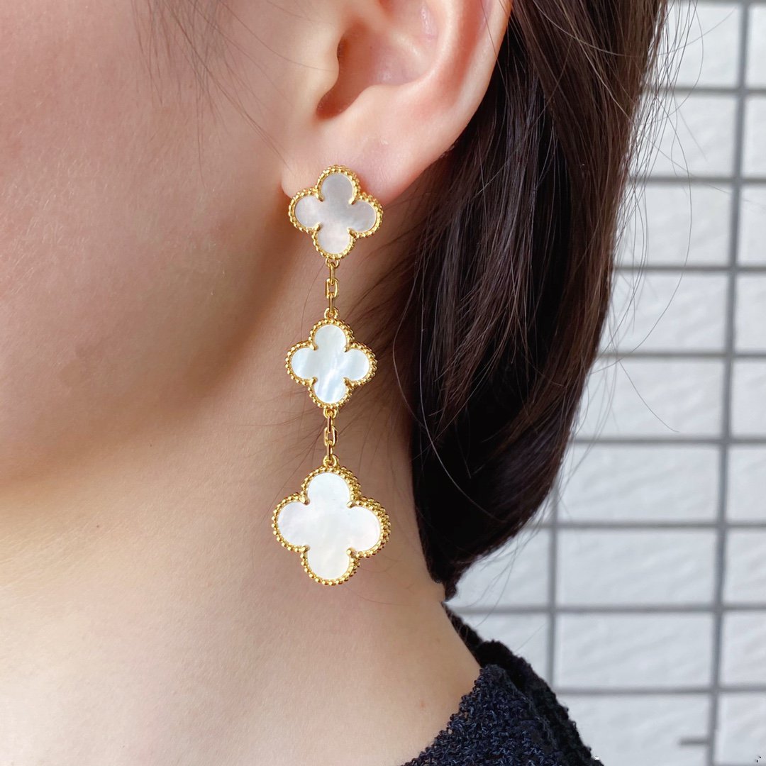 [Sophire Jewelry ]CLOVER MOP 3 MOTIFS GOLD EARRINGS