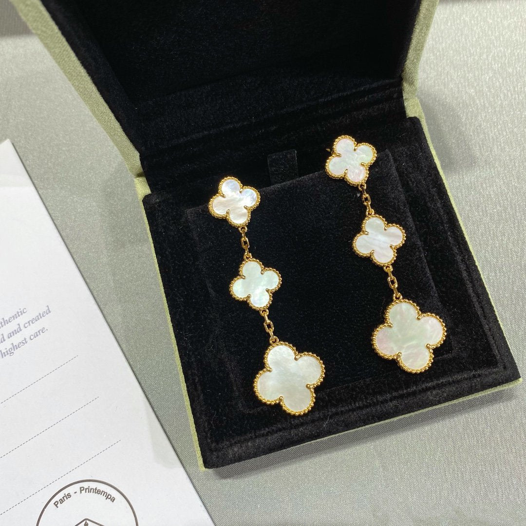 [Sophire Jewelry ]CLOVER MOP 3 MOTIFS GOLD EARRINGS